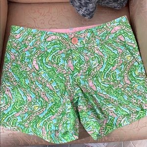 Iilly Pulitzer short alligator print